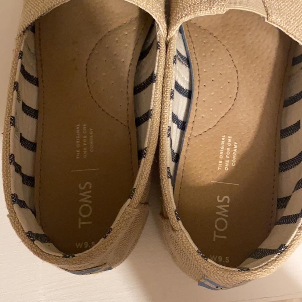 Toms - Picture 4 of 6